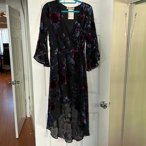 Flying Tomato Velvet Burnout Floral Black Dress, size large. Unused with tag!